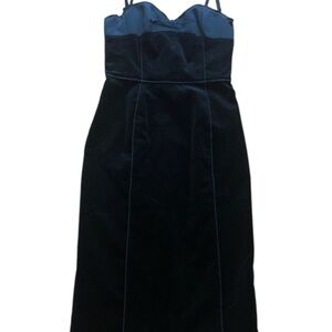 🚨SOLD🚨

D&G Elegant Black Women's Dress